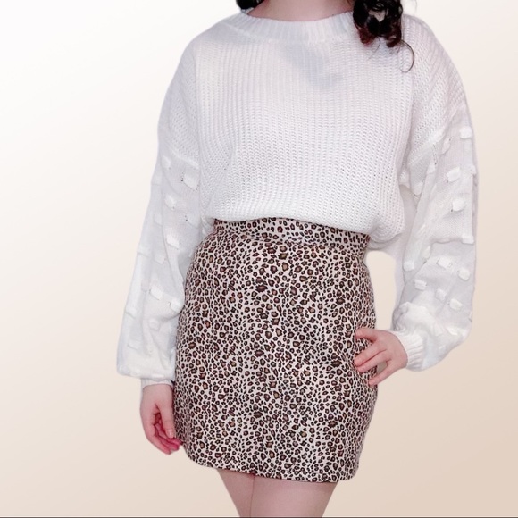 Cheetah print suede mini skirt - Picture 3 of 7
